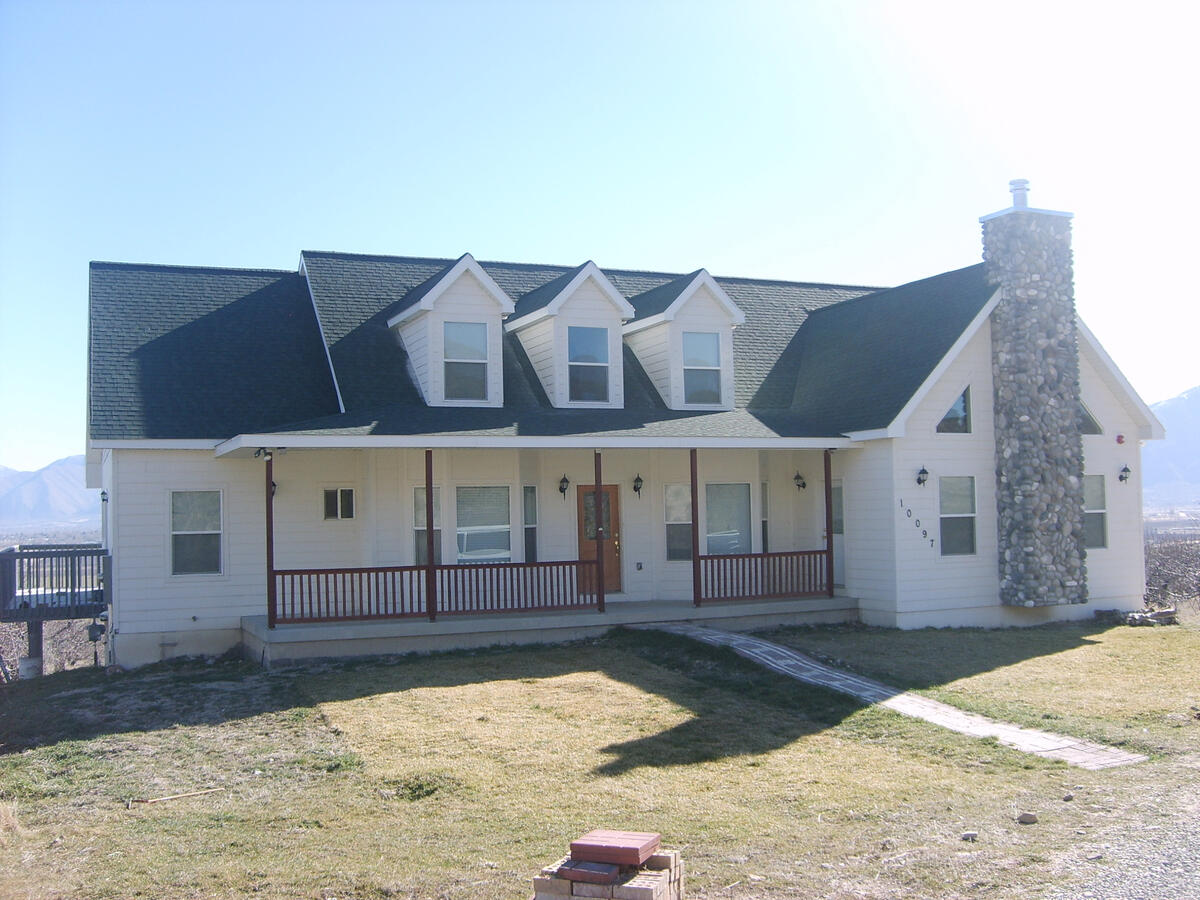 Cape Cod and Farmhouse